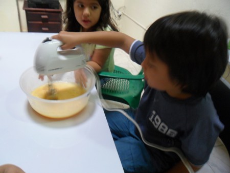 Preparando un postre